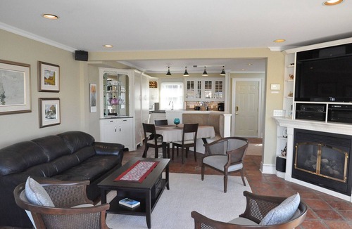 Historic Old Town House | Water front, Private, Luxury, Romantic Sunsets, Pool, Close To Centre And Shaw.