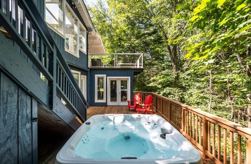 Bracebridge House | Waterfalls * Hottub * Sauna * WIFI * FIREPIT * Luxury