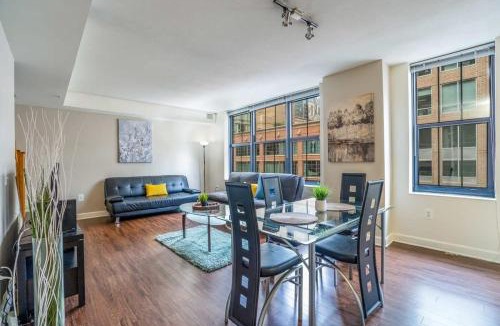 Harbor East Apartment | Waterfront Baltimore 2BR Furnished Apartment apts