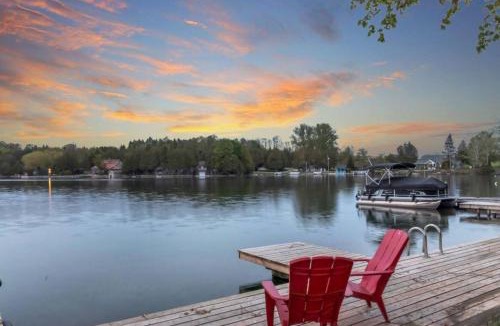Brockton House | Waterfront Bliss Firepit and BBQ