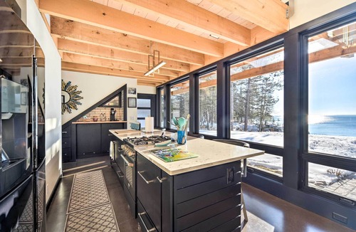 Two Harbors Cabin | Waterfront Cabin on Lake Superior w/Fire Pit