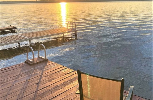 Dunsford House | Waterfront Cottage on Sturgeon Lake with AC & WIFI