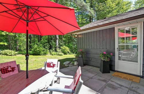Bobcaygeon Cottage | Waterfront Cottage on Kawartha Lakes with the Hot Tub