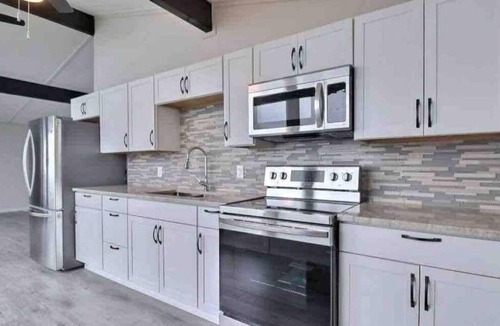 Pointe aux Roches House | Waterfront cottage on Lake St. Clair