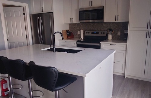 Arden Cottage | Waterfront Cottage | 3 bedroom | 1 bath | sleeps 6 people with Gourmet Kitchen