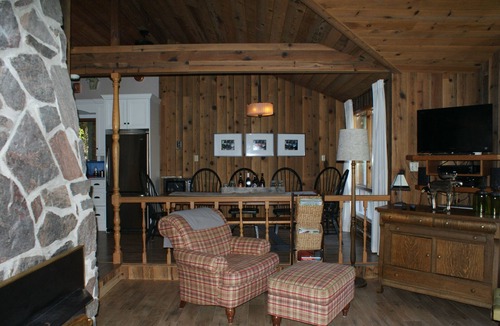 McKellar Cottage | Waterfront Cottage , 5 Bedrooms & Boathouse