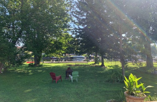 Lagoon City Cottage | Waterfront cottage in Lagoon City resort at Lake Simcoe access to private beach