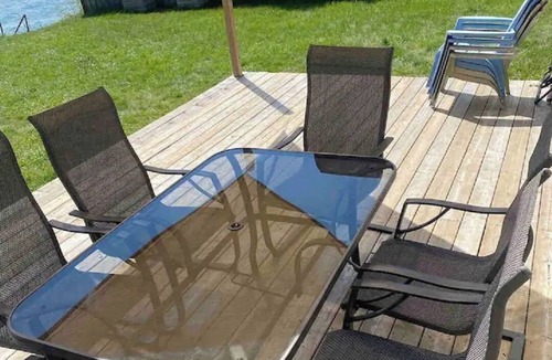 Colborne Cottage | Waterfront Cottage Moondance