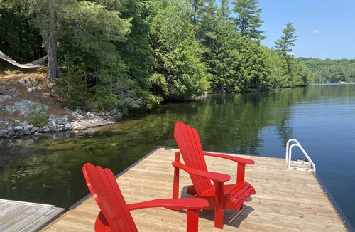 Trent Lakes Cottage | Waterfront cottage nestled between the trees