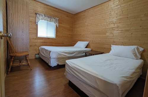 Roseneath Cabin | Waterfront Cottage on Rice lake