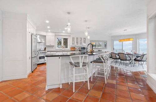 Meaford House | Waterfront Cottage on Georgian Bay w/Hot Tub
