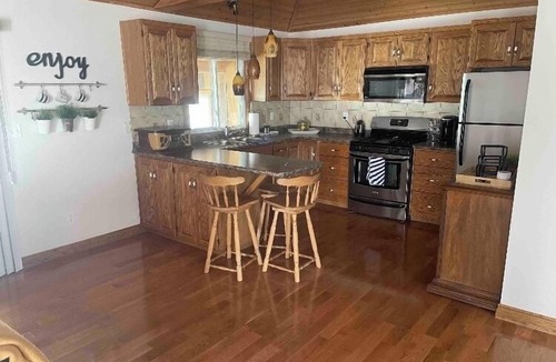 Selkirk Cottage | Waterfront Cottage on Lake Erie