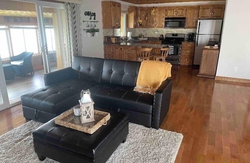 Selkirk Cottage | Waterfront Cottage on Lake Erie