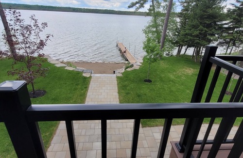 North Algona Wilberforce Cottage | Waterfront Cottage with Hot Tub and Sunset