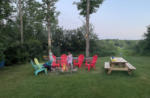 Magnetawan Cottage | Waterfront cottage with games room on Lake Cecebe