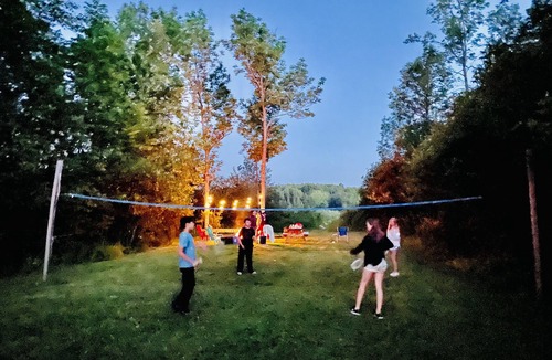 Magnetawan Cottage | Waterfront cottage with games room on Lake Cecebe