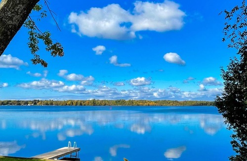 Kirkfield House | Waterfront Cottage with Stunning Sunsets & Hot Tub