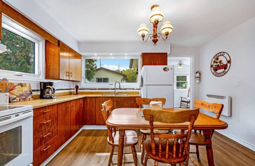 Drummond-North Elmsley Cottage | Waterfront Cottage, Wi-Fi | Netflix | Dog Friendly
