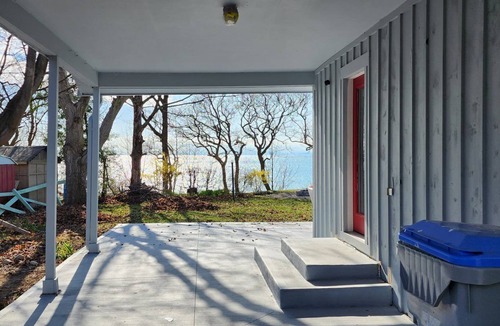 Bluewater Cottage | Waterfront Cottage with Private Beach Access - Newly Renovated!