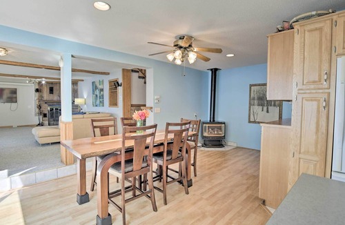 Richwood House | Waterfront Getaway on Erickson Lake w/ Kayaks