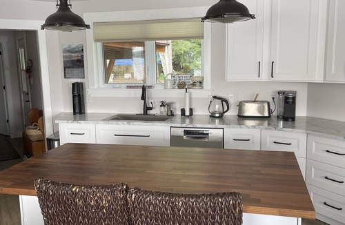 Lanark Highlands Cottage | Waterfront home White Lake On
