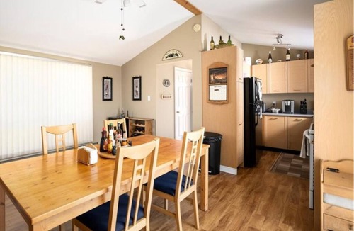 Otonabee-South Monaghan Cottage | Waterfront Island Cottage - 4 Seasons