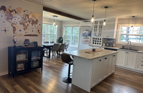 Rexton House | Waterfront - Kayaks - Screened Patio - Bonfire