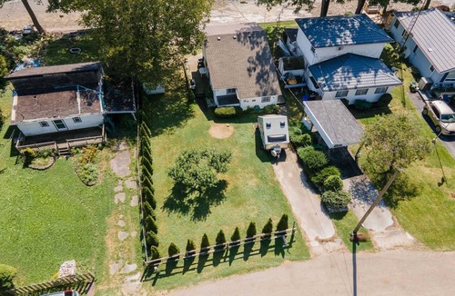 Selkirk Cottage | Waterfront Lake Erie the Blue Lagoon