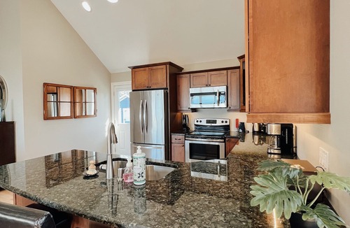 Dashwood Cottage | Waterfront, Lake Huron, Sunset, Grand Bend, Golf, Dining, Theatre,