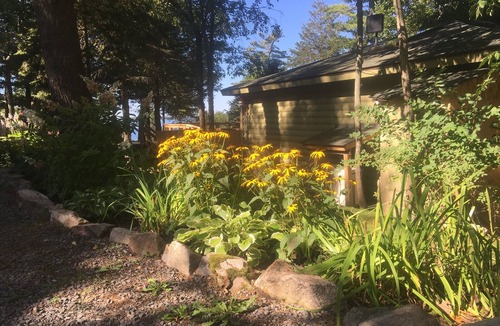 Lansdowne Cottage | Waterfront Luxury 4-Bedroom Home with Private Hot Tub & Free Dockage