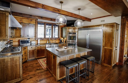 Selwyn Cottage | Waterfront Luxury Timber Post & Beam Cottage