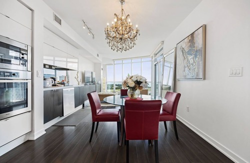 Bathurst Quay Condo | WATERFRONT LUXURY CONDO IN DOWNTOWN TORONTO WITH FREE PARKING