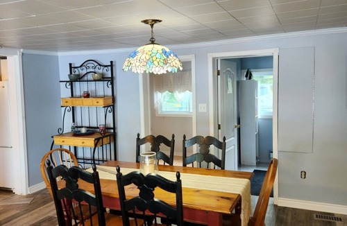 Frontenac Cottage | Waterfront Paradise on the Lake