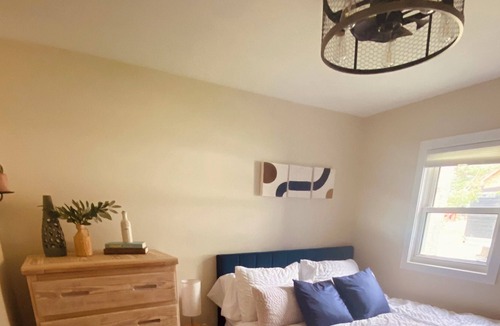 Baddow House | Waterfront *pet-friendly* modern home with Starlink