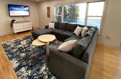 Dashwood Cottage | Waterfront /Private Beach w/Hot Tub by Grand Bend