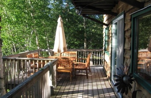 Scotia Cottage | Waterfront! Sleeps six, minutes from Huntsville, sandy beach, rustic charm!