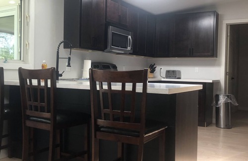 Bobcaygeon Cottage | Waterfront, Snowmobile trials nearby, close to town