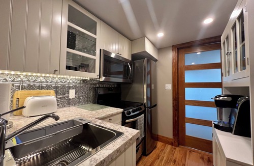 Gores Landing Apartment | Waterfront Suite with Year Round Outdoor Sauna