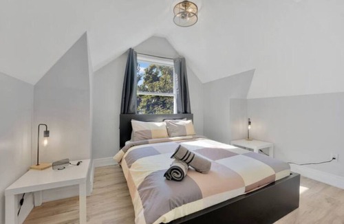 North Kawartha Cottage | Waterfront Sunset Cottage