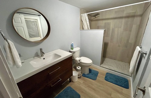 Walkerville House | Waterfront Views! Steps to Caesars & Downtown