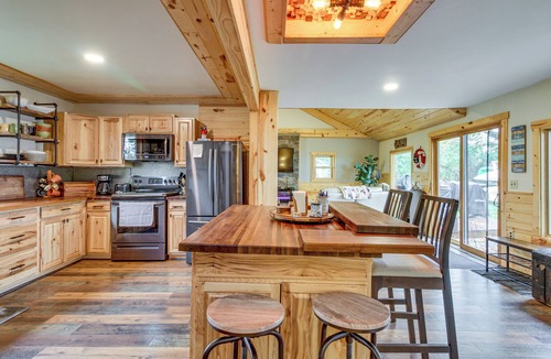 South Harbor Cabin | Waterfront Wahkon Cabin w/Gas Grill & Fire Pit!