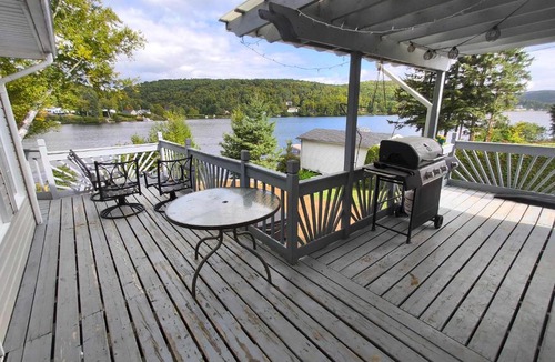 Saint Zenon Ski Chalet | Waterfront with Spa - Etoile Filante