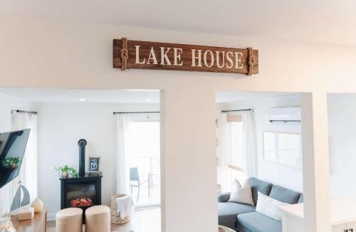 Geneva House | Waters Edge Lakefront with Kayaks Fire Pit and Dock