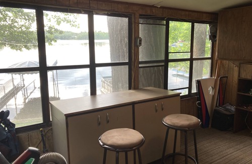 Richwood Cabin | Waters Edge - Year Round 4 Bedroom Lakehome with Pontoon and Sandy Beach.