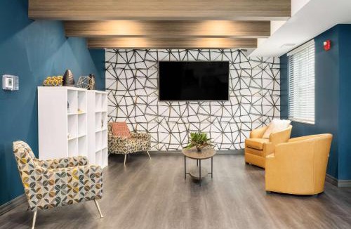 Plymouth Hotel | WaterWalk Extended Stay by Wyndham Minneapolis - Plymouth