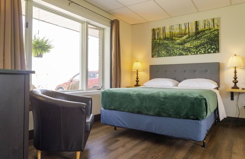 Manitoulin District Hotel | Wayside Motel Manitoulin