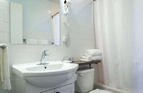 Manitoulin District Hotel | Wayside Motel Manitoulin