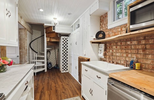 Wayzata House | Wayzata Apartment - steps to lake and downtown