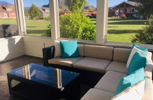 Osoyoos Cottage | We Invite You.
