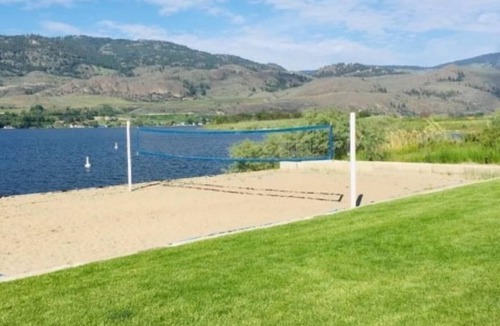Osoyoos Cottage | We Invite You.
